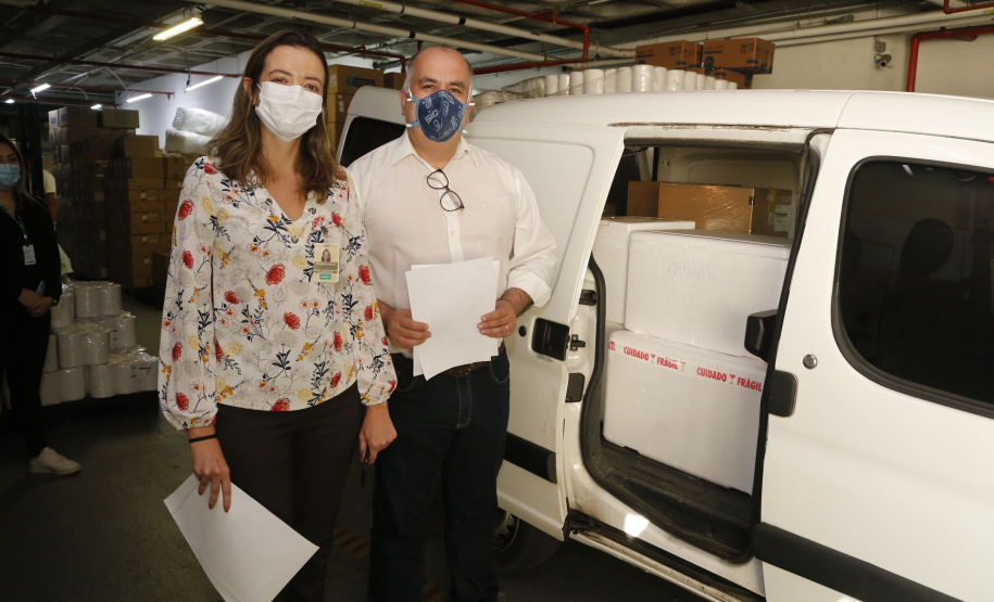 Paraná recebe anestésicos e relaxantes musculares do Hospital Unimed, do Rio de Janeiro. Uma aeronave do governo foi buscar. Estado também já está habilitado no processo de compra pelo Ministério da Saúde.
Foto: Gilson Abreu/AEN