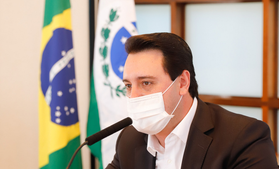 A Granja do Canguiri, ex-residência oficial dos governadores paranaenses, terá uma nova utilidade e será transformada na Escola Agrícola 4.0. O governador Carlos Massa Ratinho Junior assinou nesta terça-feira (28) o documento que formaliza a transferência do imóvel, localizado em Pinhais, na Região Metropolitana de Curitiba, para a Secretaria de Estado da Educação e do Esporte, que será responsável pela implantação do projeto-piloto da unidade.