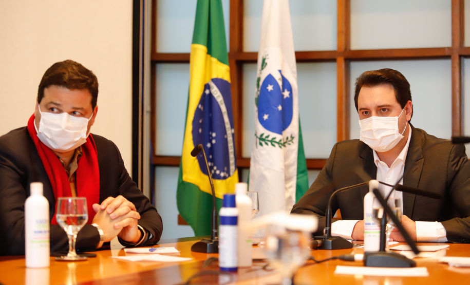 O novo Anel de Integração foi pauta de mais um encontro virtual, realizado nesta quinta-feira (30), entre o governador Carlos Massa Ratinho Junior, o ministro da Infraestrutura, Tarcísio Gomes de Freitas, e a bancada federal paranaense. Estado e a União seguem discutindo lotes, obras e a modelagem da nova concessão de rodovias que cortam o Paraná.