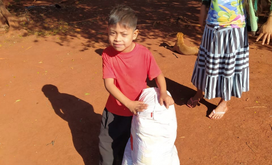 O Governo do Paraná, através da Secretaria da Justiça, Família e Trabalho, realizou a entrega de 3.441 cestas básicas para as escolas que atendem os indígenas, quilombolas e comunidades tradicionais da regional de Pato Branco, sudoeste do Paraná. Foto: SEJUF