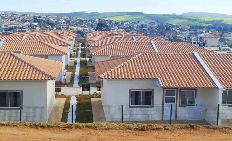 Pessoas com mais de 60 anos residentes em Jaguariaíva têm até esta sexta-feira (7) para realizar ou atualizar o cadastro digital no sistema da Cohapar. O prazo vale para a participação no processo seletivo das 40 casas do programa Viver Mais Paraná em construção na cidade. Foto: Cohapar