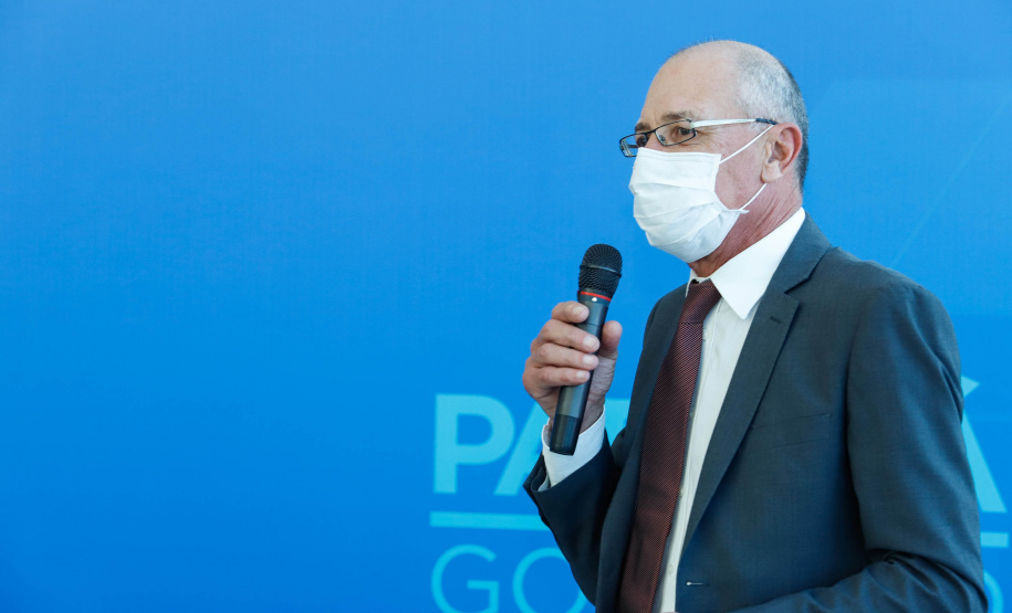 O governador Carlos Massa Ratinho Junior assinou nesta terça-feira (04), no Palácio Iguaçu, a ordem de serviço para a duplicação da Avenida Juscelino Kubitscheck de Oliveira (PR-412), em Matinhos. Antiga reivindicação dos moradores e frequentadores do Litoral paranaense, a JK faz parte da PR-412, rodovia que liga as cidades de Guaratuba, Matinhos e Pontal do Paraná.