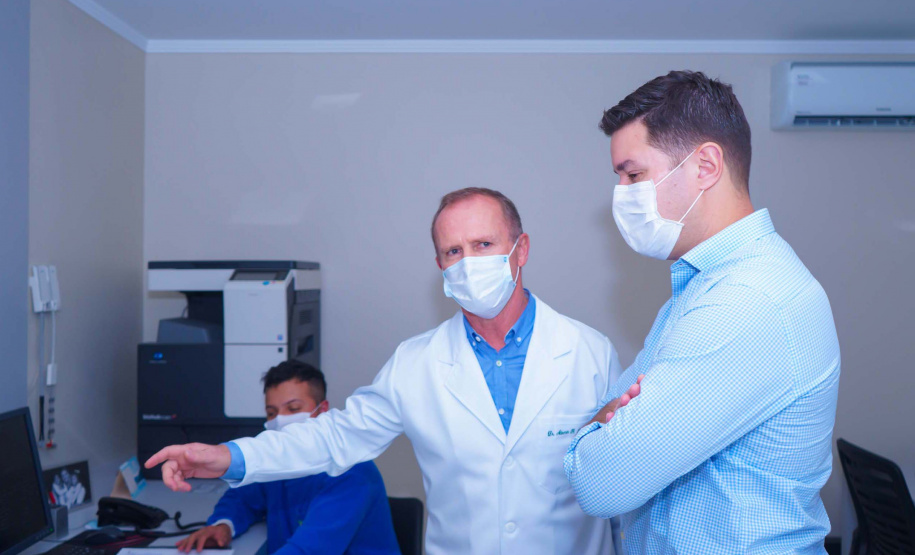 Principal artéria do Sudoeste, a PR-280 entrará em obras de revitalização, com nova pavimentação e terceiras faixas, ainda este ano, dentro do Programa de Revitalização da Segurança Viária do DER. O anúncio foi feito pelo chefe da Casa Civil, Guto Silva, nesta terça-feira (04), durante evento de entrega de respiradores em Palmas.   Foto: Guilherme Flores/Casa Civil