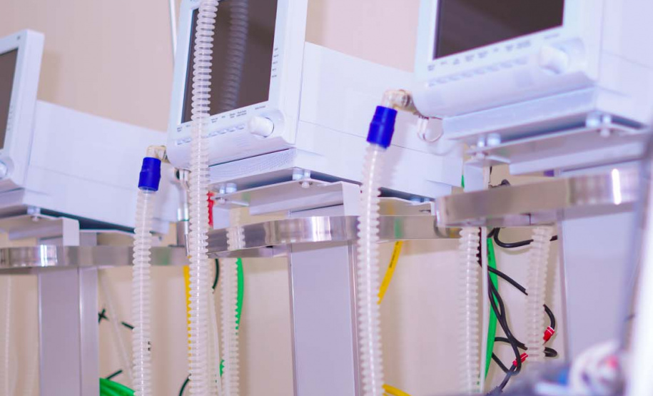 Principal artéria do Sudoeste, a PR-280 entrará em obras de revitalização, com nova pavimentação e terceiras faixas, ainda este ano, dentro do Programa de Revitalização da Segurança Viária do DER. O anúncio foi feito pelo chefe da Casa Civil, Guto Silva, nesta terça-feira (04), durante evento de entrega de respiradores em Palmas.   Foto: Guilherme Flores/Casa Civil