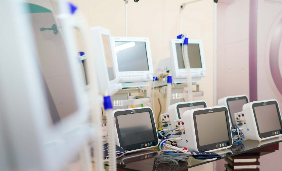 Principal artéria do Sudoeste, a PR-280 entrará em obras de revitalização, com nova pavimentação e terceiras faixas, ainda este ano, dentro do Programa de Revitalização da Segurança Viária do DER. O anúncio foi feito pelo chefe da Casa Civil, Guto Silva, nesta terça-feira (04), durante evento de entrega de respiradores em Palmas.   Foto: Guilherme Flores/Casa Civil