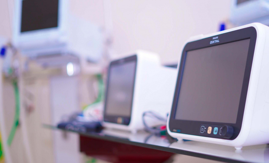 Principal artéria do Sudoeste, a PR-280 entrará em obras de revitalização, com nova pavimentação e terceiras faixas, ainda este ano, dentro do Programa de Revitalização da Segurança Viária do DER. O anúncio foi feito pelo chefe da Casa Civil, Guto Silva, nesta terça-feira (04), durante evento de entrega de respiradores em Palmas.   Foto: Guilherme Flores/Casa Civil