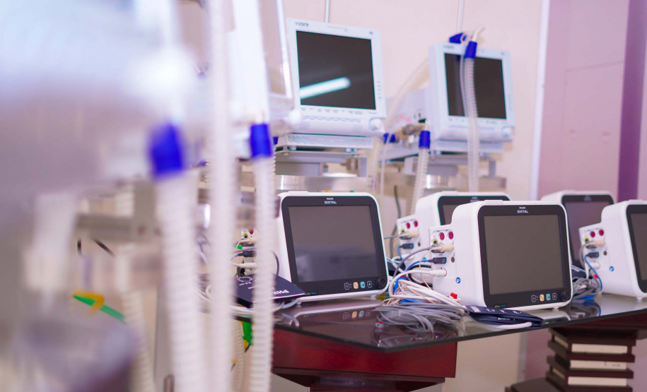 Principal artéria do Sudoeste, a PR-280 entrará em obras de revitalização, com nova pavimentação e terceiras faixas, ainda este ano, dentro do Programa de Revitalização da Segurança Viária do DER. O anúncio foi feito pelo chefe da Casa Civil, Guto Silva, nesta terça-feira (04), durante evento de entrega de respiradores em Palmas.   Foto: Guilherme Flores/Casa Civil