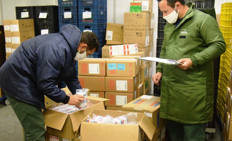 Paraná recebe quase 100 mil ampolas de medicamentos para entubação
. Foto: Américo Antonio/SESA
