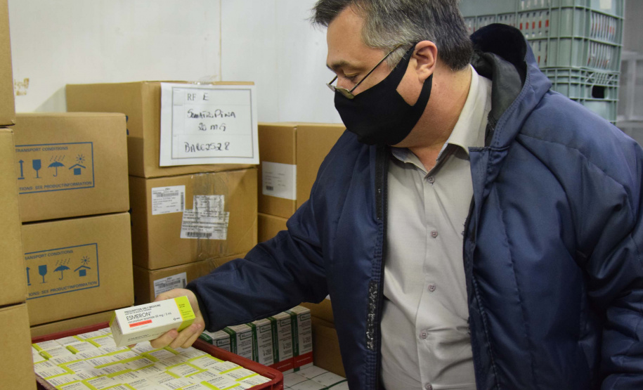 Paraná recebe quase 100 mil ampolas de medicamentos para entubação
. Foto: Américo Antonio/SESA