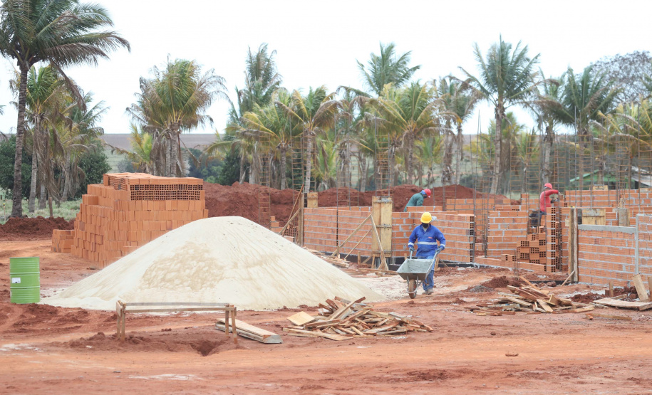 Colégio agrícola no Noroeste
terá sede esperada há 11 anos.