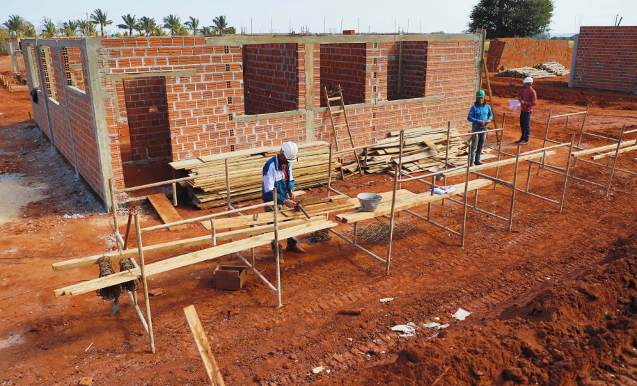 Colégio agrícola no Noroeste
terá sede esperada há 11 anos.