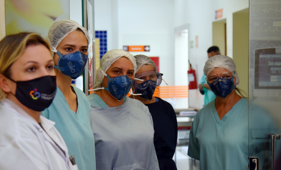 Profissionais de saúde do CHT são homenageadas no Dia Nacional da Saúde. Foto: Américo Antonio/SESA