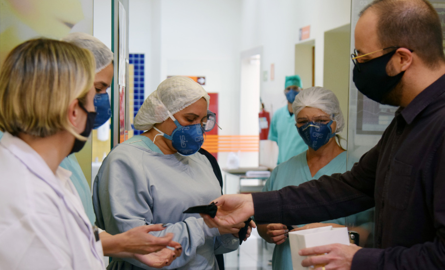 Profissionais de saúde do CHT são homenageadas no Dia Nacional da Saúde. Foto: Américo Antonio/SESA