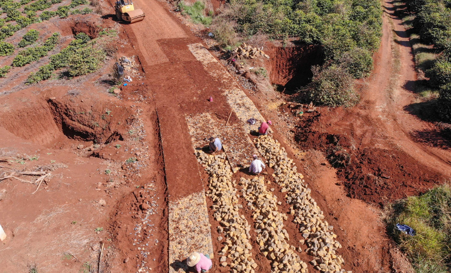 Governo renova artérias de escoamento da safra em Ivaiporã. Foto: Gilson Abreu/AEN