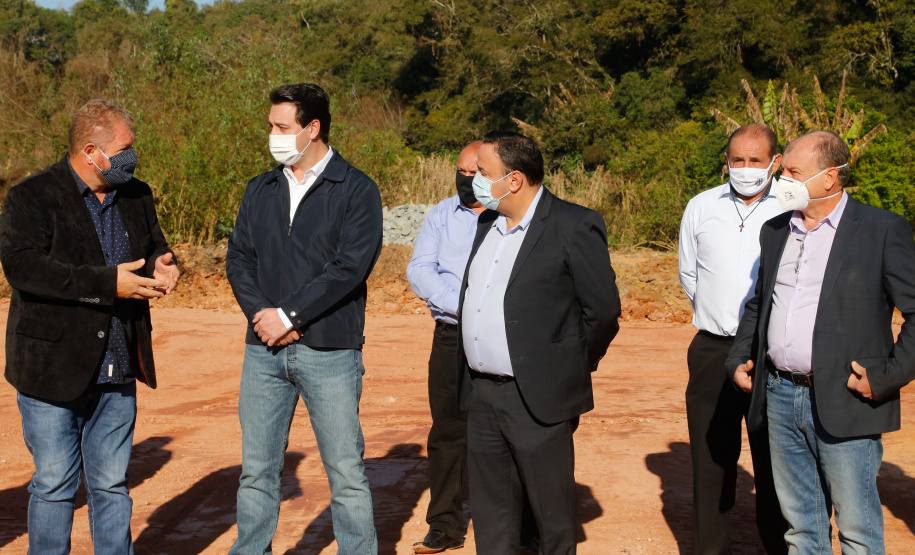 O governador Carlos Massa Ratinho Junior entregou nesta quinta-feira (06) a nova Avenida Zeferino Casagrande, a mais importante via de Campo Magro, na Região Metropolitana de Curitiba.