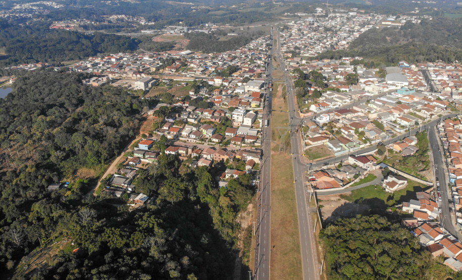O governador Carlos Massa Ratinho Junior entregou nesta quinta-feira (06) a nova Avenida Zeferino Casagrande, a mais importante via de Campo Magro, na Região Metropolitana de Curitiba.