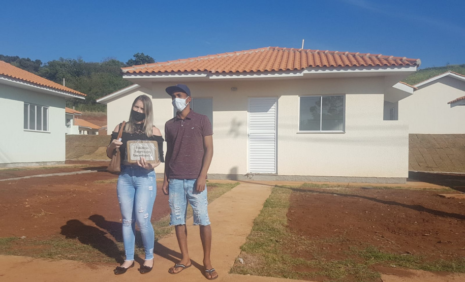 Trinta famílias de Iguatu recebem chaves da casa própria
.Foto:Cohapar