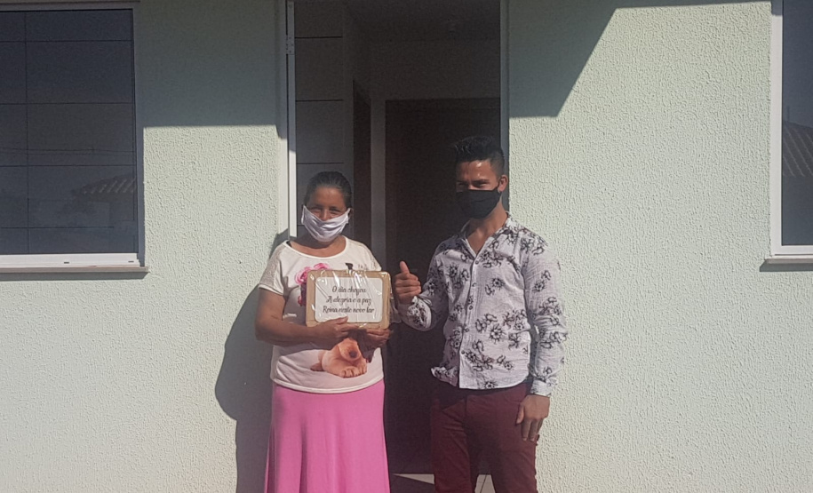 Trinta famílias de Iguatu recebem chaves da casa própria
.Foto:Cohapar