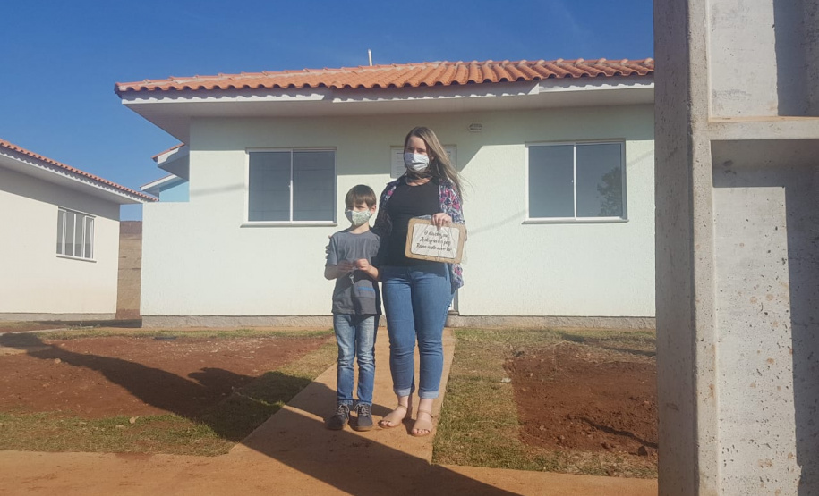 Trinta famílias de Iguatu recebem chaves da casa própria
.Foto:Cohapar
