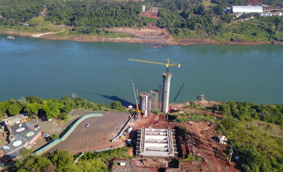 Governador destaca evolução das obras na Ponte da Integração.Foto: Consórcio Construbase-Cidade-Paulitec