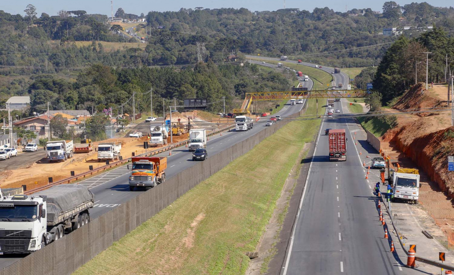 A poucos quilômetros do Viaduto do Orleans também estão em obras duas trincheiras, no Jardim Guarany e na área do bairro Cercadinho. Os investimentos são da CCR Rodonorte, concessionária que administra o trecho, e estão inclusos no acordo de leniência firmado pela empresa com a Justiça Federal. O investimento é de cerca de R$ 40 milhões e as obras devem ficar prontas em 14 meses.