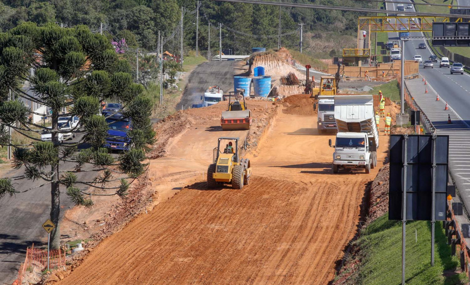 A poucos quilômetros do Viaduto do Orleans também estão em obras duas trincheiras, no Jardim Guarany e na área do bairro Cercadinho. Os investimentos são da CCR Rodonorte, concessionária que administra o trecho, e estão inclusos no acordo de leniência firmado pela empresa com a Justiça Federal. O investimento é de cerca de R$ 40 milhões e as obras devem ficar prontas em 14 meses.