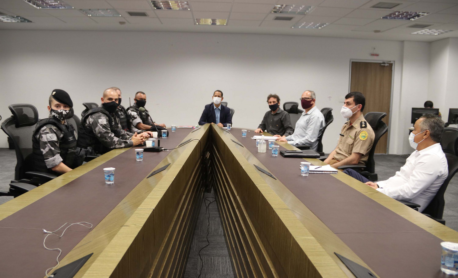 A Secretaria da Segurança Pública promoveu, nesta segunda-feira (10/08), a assinatura de um termo de cooperação técnica mútua entre o Batalhão de Operações Especiais (BOPE) e a Prefeitura Municipal de Piraquara