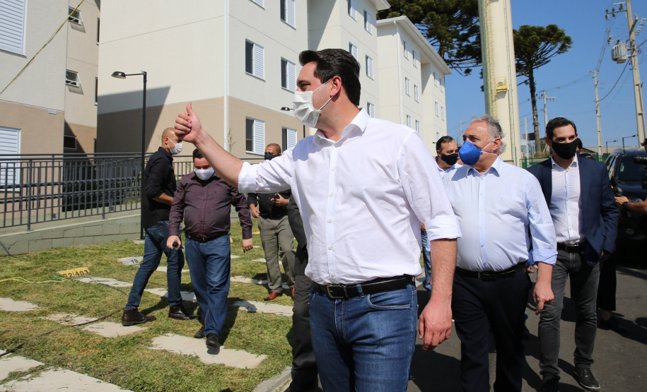 O Governador Carlos Massa Ratinho Junior vistoria  nesta terca-feira (11/08), 416 unidade habitacionais no Loteamento Sao Geronimo em Campo Largo. Campo Largo, 11/08/2020 - Foto: Geraldo Bubniak/AEN