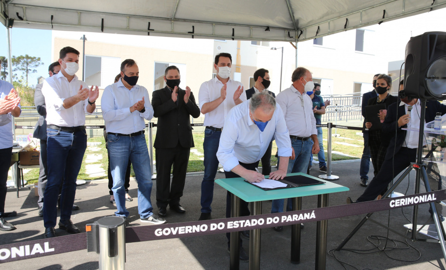 O Governador Carlos Massa Ratinho Junior vistoria  nesta terca-feira (11/08), 416 unidade habitacionais no Loteamento Sao Geronimo em Campo Largo. Campo Largo, 11/08/2020 - Foto: Geraldo Bubniak/AEN