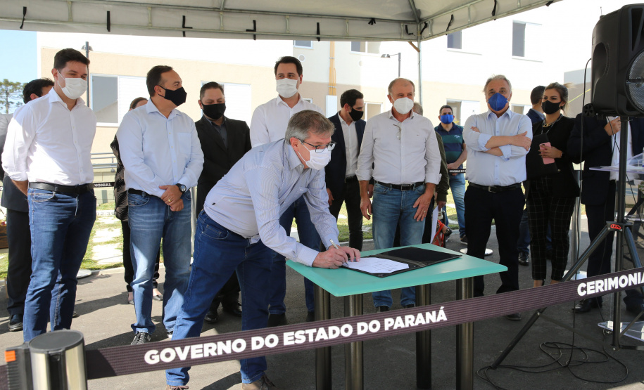 O Governador Carlos Massa Ratinho Junior vistoria  nesta terca-feira (11/08), 416 unidade habitacionais no Loteamento Sao Geronimo em Campo Largo. Campo Largo, 11/08/2020 - Foto: Geraldo Bubniak/AEN
