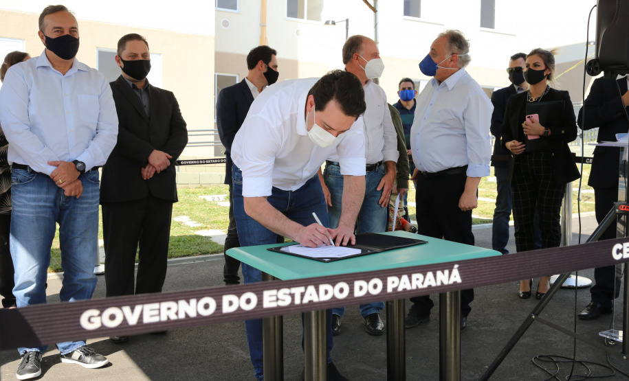 O Governador Carlos Massa Ratinho Junior vistoria  nesta terca-feira (11/08), 416 unidade habitacionais no Loteamento Sao Geronimo em Campo Largo. Campo Largo, 11/08/2020 - Foto: Geraldo Bubniak/AEN