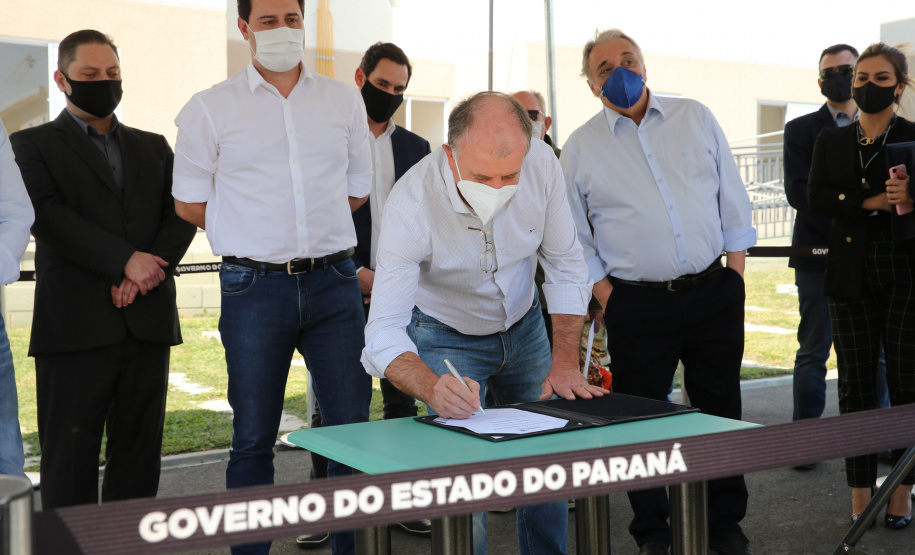 O Governador Carlos Massa Ratinho Junior vistoria  nesta terca-feira (11/08), 416 unidade habitacionais no Loteamento Sao Geronimo em Campo Largo. Campo Largo, 11/08/2020 - Foto: Geraldo Bubniak/AEN