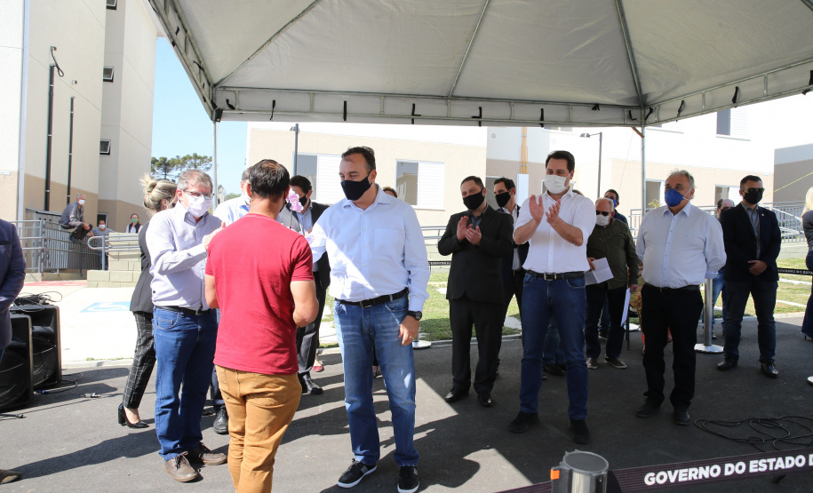 O Governador Carlos Massa Ratinho Junior vistoria  nesta terca-feira (11/08), 416 unidade habitacionais no Loteamento Sao Geronimo em Campo Largo. Campo Largo, 11/08/2020 - Foto: Geraldo Bubniak/AEN