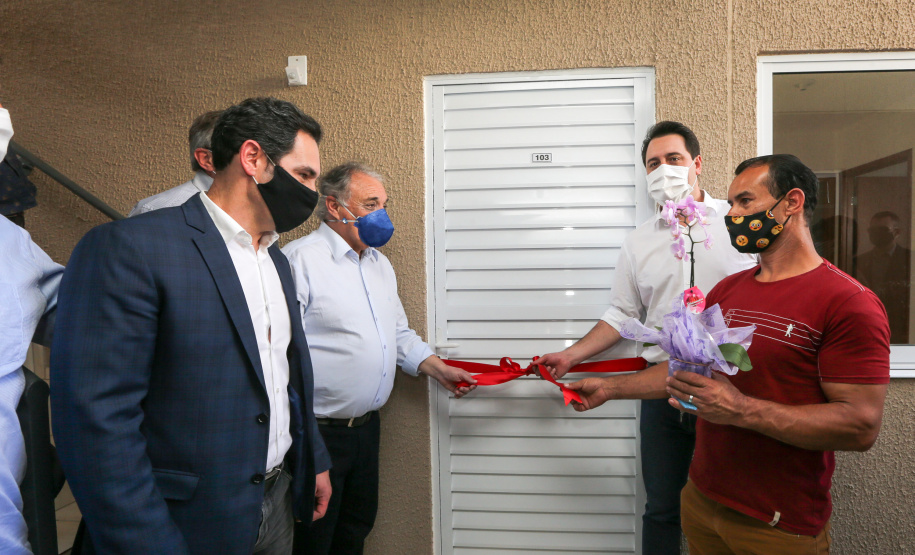 O Governador Carlos Massa Ratinho Junior vistoria  nesta terca-feira (11/08), 416 unidade habitacionais no Loteamento Sao Geronimo em Campo Largo. Campo Largo, 11/08/2020 - Foto: Geraldo Bubniak/AEN