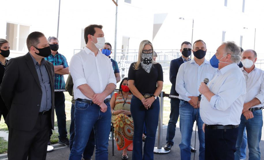 Em Campo Largo, na Região Metropolitana de Curitiba, 416 famílias vão receber as chaves da casa própria. Nesta terça-feira (11), o governador Carlos Massa Ratinho Junior esteve no município para conferir os conjuntos de apartamentos Campo Largo I e II que serão entregues às famílias na próxima semana.