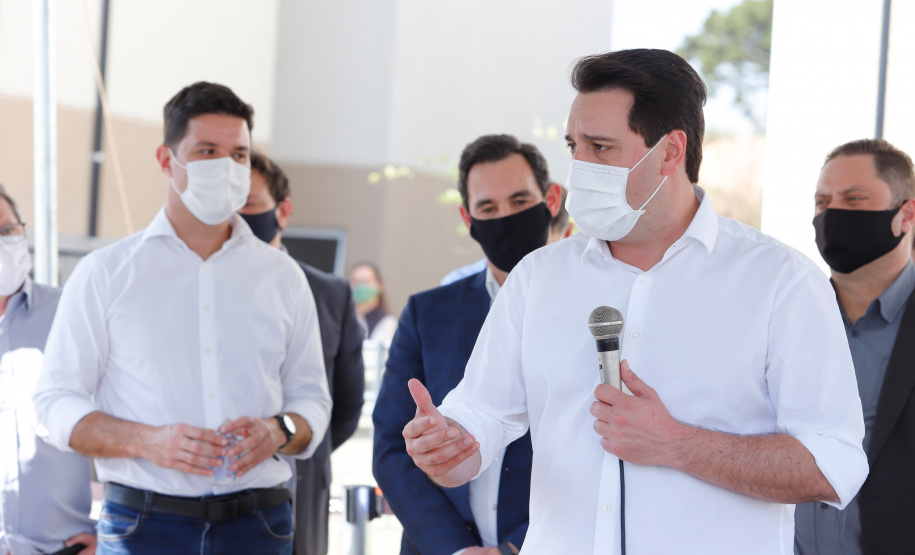 Em Campo Largo, na Região Metropolitana de Curitiba, 416 famílias vão receber as chaves da casa própria. Nesta terça-feira (11), o governador Carlos Massa Ratinho Junior esteve no município para conferir os conjuntos de apartamentos Campo Largo I e II que serão entregues às famílias na próxima semana.