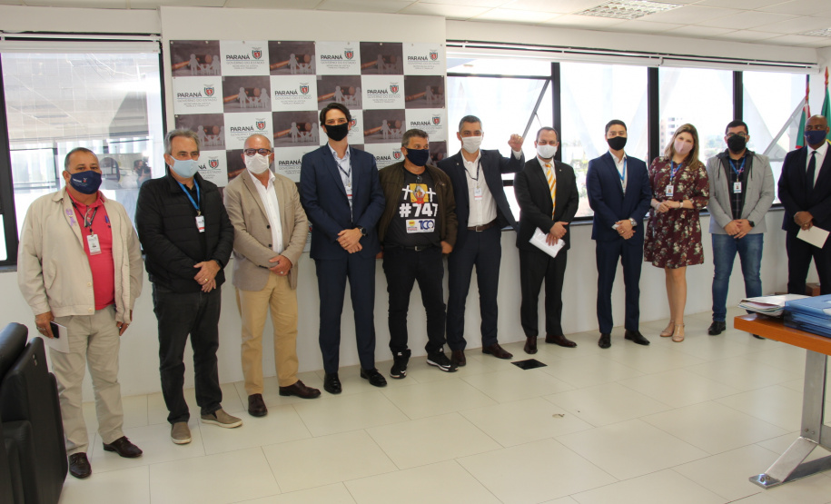 Após 20 dias de paralisação e tratativas, a Renault Brasil e as centrais sindicais chegaram a um acordo, uma proposta para adequação necessária com os colaboradores e a montadora