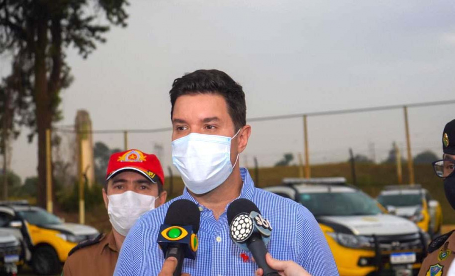 O Governo do Estado entregou nesta quinta-feira (13) mais 27 novas viaturas para unidades da Polícia Militar do 3º. Comando Regional, que atende o Noroeste do Estado. A entrega foi feita em Maringá pelo chefe da Casa Civil, Guto Silva.
Foto: Guilherme Flores/Casa Civil