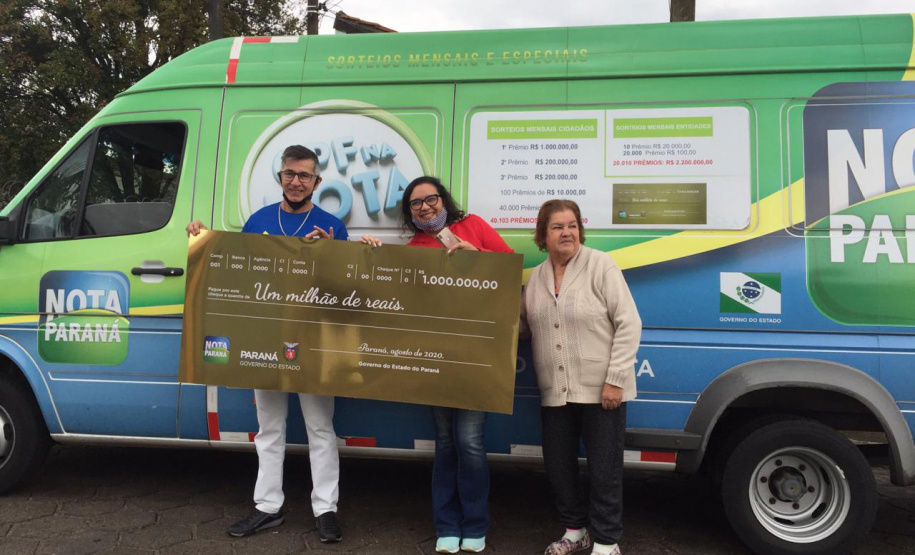 Emoção e surpresa marcam premiação do Nota Paraná. Foto:SEFA