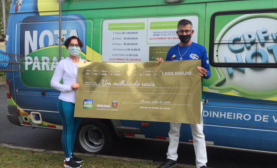 Emoção e surpresa marcam premiação do Nota Paraná. Foto:SEFA