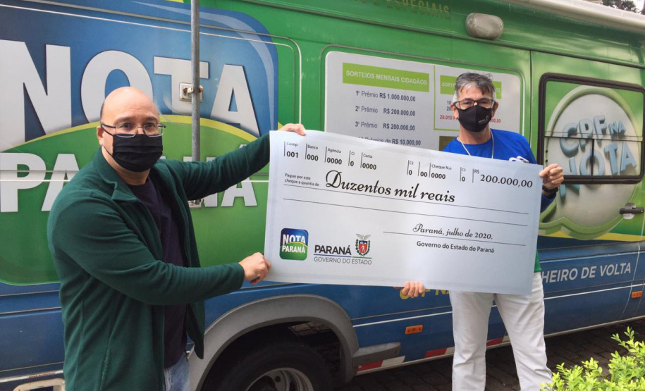 Emoção e surpresa marcam premiação do Nota Paraná. Foto:SEFA