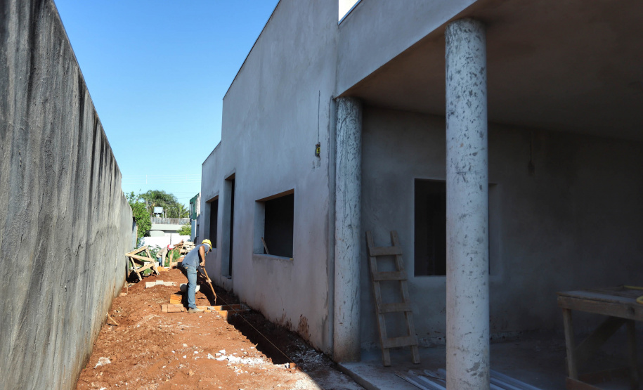 Um dos grandes produtores de alimentos do Paraná, o município de Umuarama, na região Noroeste, trabalha para fechar todo o ciclo que envolve a alimentação, desde o apoio ao plantio até a garantia da segurança alimentar de cada um de seus 112 mil habitantes. Dentro deste processo, uma engrenagem importante está em construção: o Restaurante Popular de Umuarama tem a previsão de servir, a partir do ano que vem, até mil refeições diariamente, a um baixo custo.