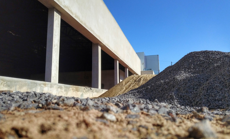 Um dos grandes produtores de alimentos do Paraná, o município de Umuarama, na região Noroeste, trabalha para fechar todo o ciclo que envolve a alimentação, desde o apoio ao plantio até a garantia da segurança alimentar de cada um de seus 112 mil habitantes. Dentro deste processo, uma engrenagem importante está em construção: o Restaurante Popular de Umuarama tem a previsão de servir, a partir do ano que vem, até mil refeições diariamente, a um baixo custo.