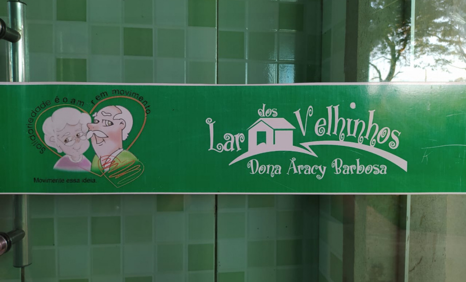 Presos custodiados na Cadeia Pública de Andirá, no Norte Pioneiro, produziram peças em lã que foram doadas ao lar de idosos da cidade. Além de proteger os idosos do frio, o projeto realizado em parceria com o Conselho da Comunidade teve como objetivo envolver os detentos em atividades que trouxessem algum retorno social, além da redução da pena por meio do trabalho. Foto:Depen