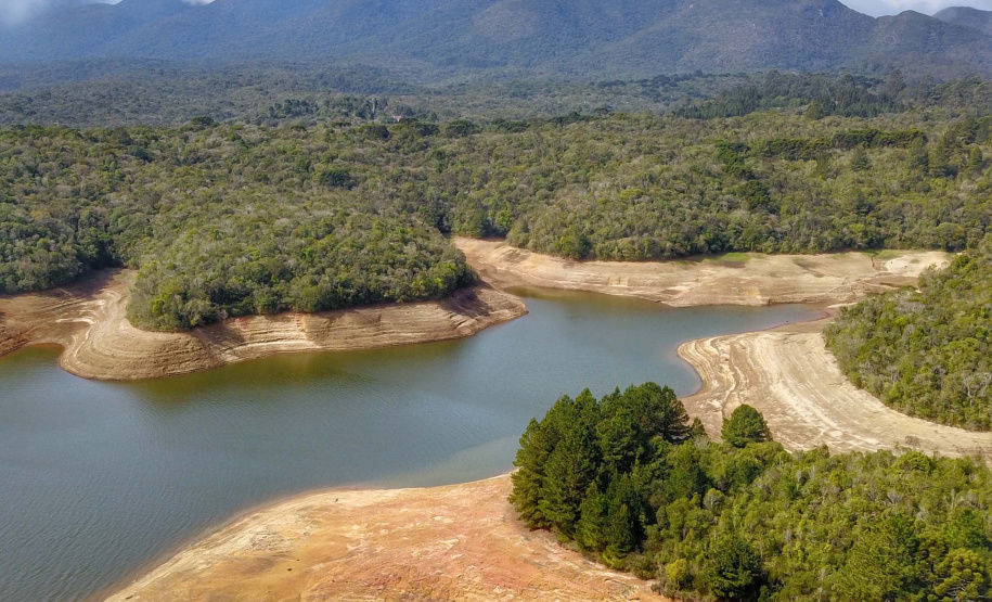 Chuvas não diminuem os  efeitos da estiagem severa
. Piraquara 1. 08/2020.
