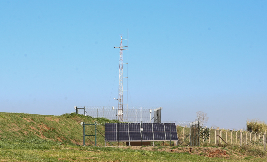 Aero Umuarama O projeto de estruturação do Aeroporto Orlando de Carvalho busca a Certificação Operacional do aeródromo junto à Agência Nacional de Aviação Civil (Anac) para receber voos regulares