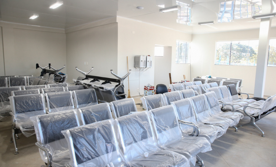 Aero Umuarama O projeto de estruturação do Aeroporto Orlando de Carvalho busca a Certificação Operacional do aeródromo junto à Agência Nacional de Aviação Civil (Anac) para receber voos regulares. As obras incluem recapeamento e ampliação da pista, ampliação do pátio de estacionamento de aeronaves; adequação e ampliação do terminal de embarque e desembarque de passageiros; ainda a construção de instalações para o Corpo de Bombeiros. 05/08/2020 - Foto: Geraldo Bubniak/AEN