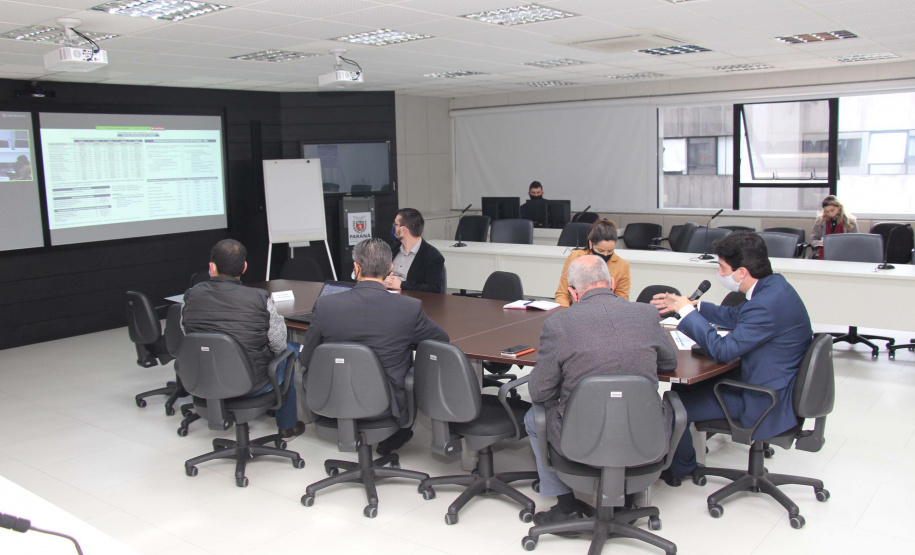 Em videoconferência, secretários de Estado debateram nesta quarta-feira (19) ações para implementar programas que estimulem a retomada econômica pela geração de emprego e renda no Paraná.Foto:SEJUF