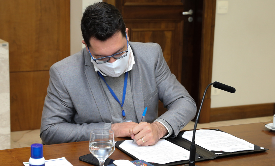 Ferroeste O vice governador Darci Piana participa nesta quarta-feira (19) da video-conferencia de assinatura do termo de cooperacao da Nova Ferroeste. Na foto o diretor presidente da Ferroeste, Andre Luis Goncalves. Curitiba, 19/08/2020 - Foto: Geraldo Bubniak/AEN