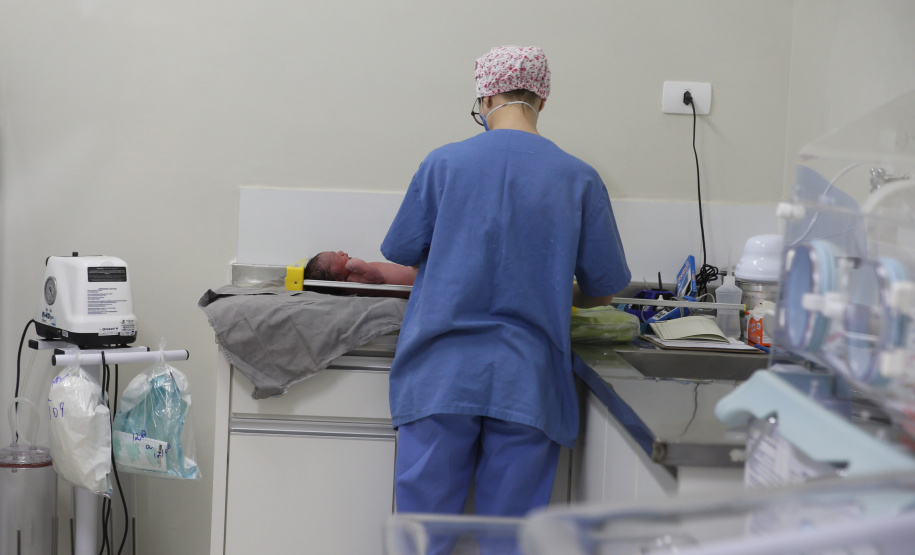 Recém nascido no  Hospital Santa Clara, em Colorado, na região Norte do Paraná.   03/08/2020 -  Foto: Geraldo Bubniak/AEN